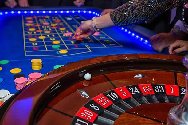 Filipino player enjoying online slot games on nn77 mobile platform